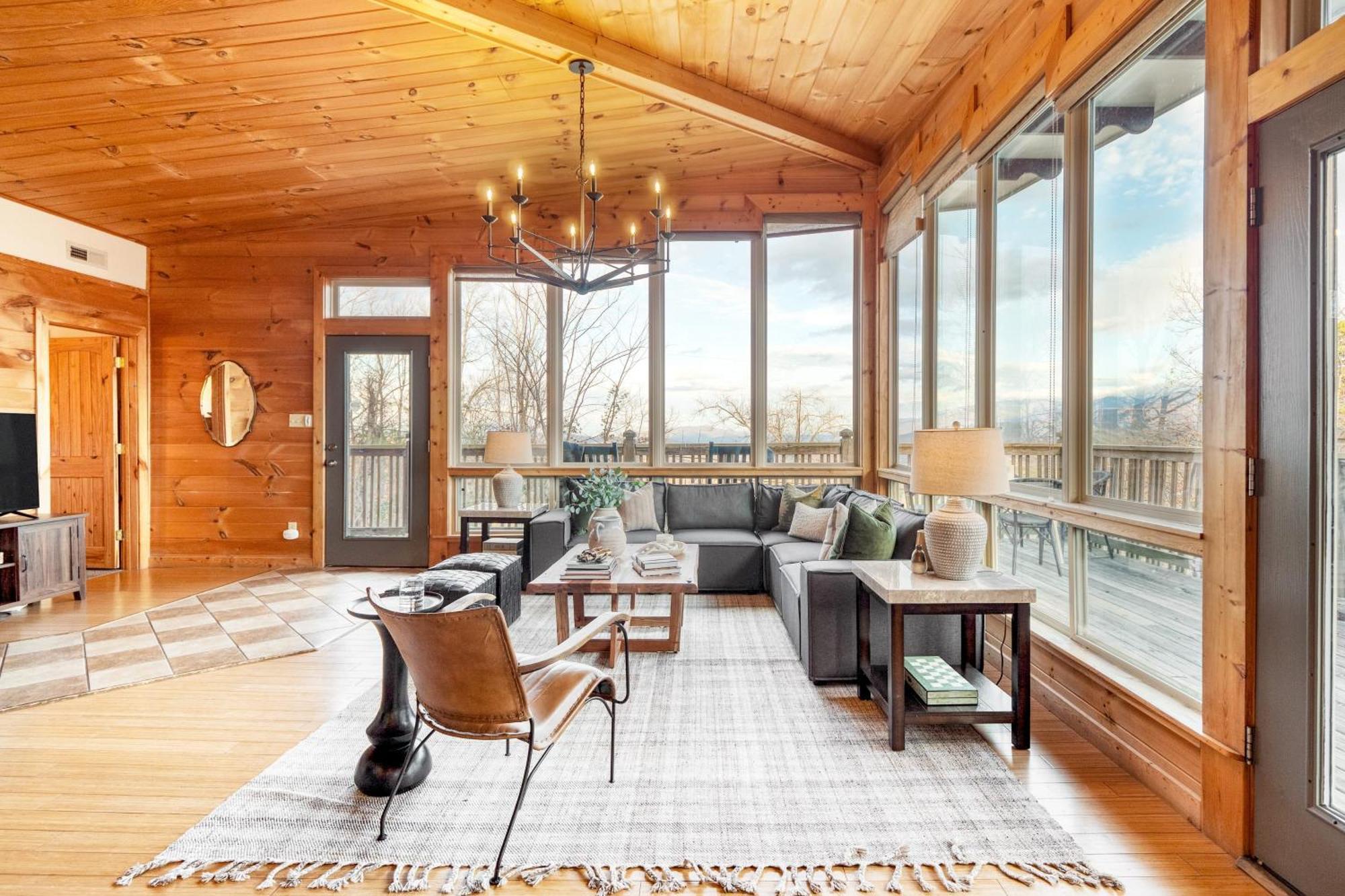 Chestnut By Avantstay Mountain Cabin W Treetop Views Hot Tub Game Room Gatlinburg Esterno foto