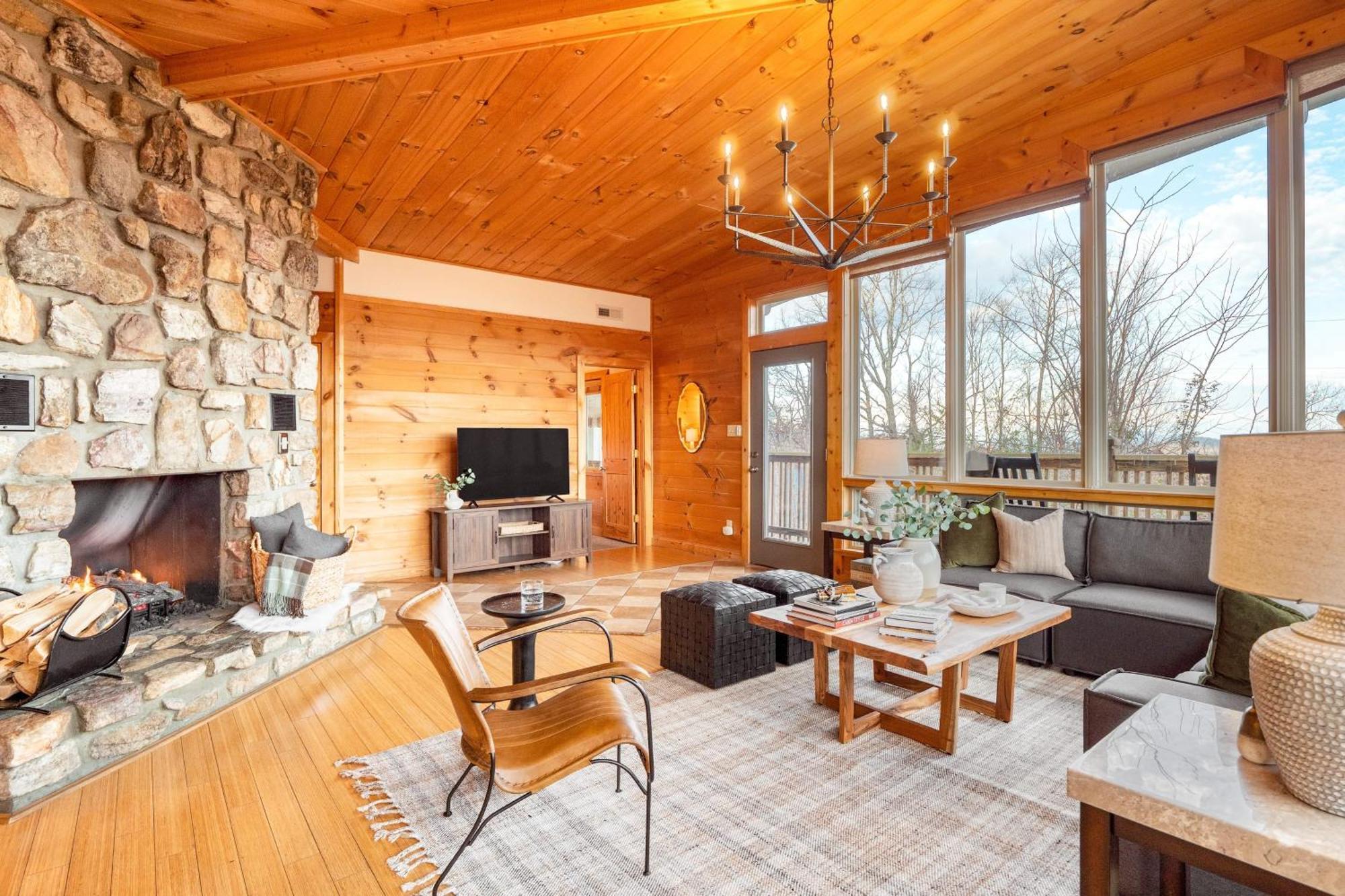 Chestnut By Avantstay Mountain Cabin W Treetop Views Hot Tub Game Room Gatlinburg Esterno foto