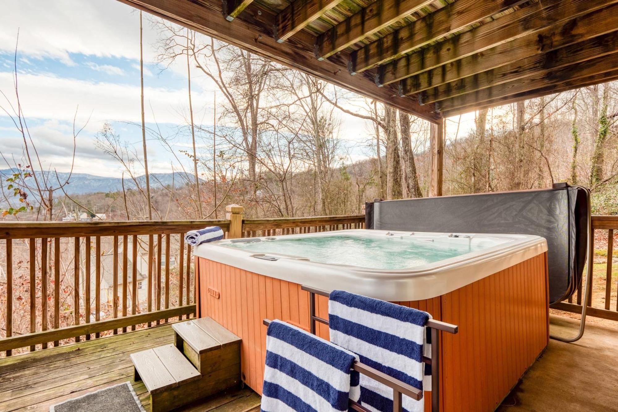 Chestnut By Avantstay Mountain Cabin W Treetop Views Hot Tub Game Room Gatlinburg Esterno foto
